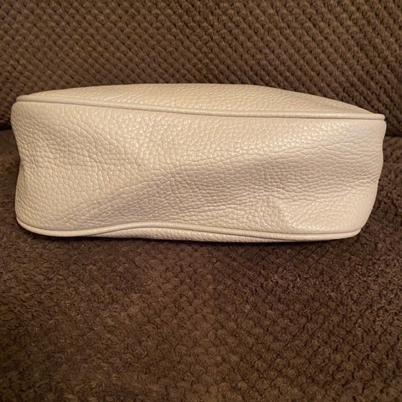 Cute little Michael Kors purse!! - Picture 4 of 8